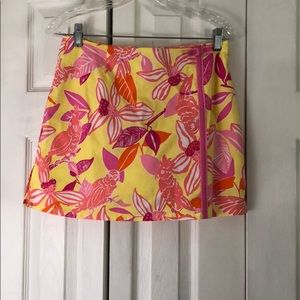 Lilly Pulitzer skort in Pacific Wing Parrot